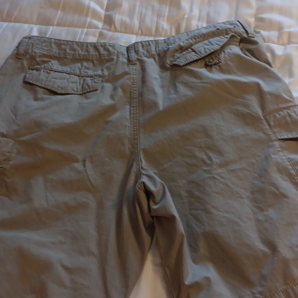 Banana Republic cargo shorts 38 - Picture 3 of 3